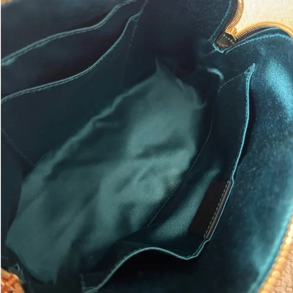 Black Gucci Crossbody Bag with Green and Red Stripe - Picture 8 of 9